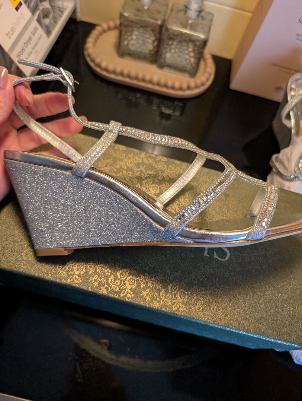 She Sol Silver Jeans Silver NWT Sparkle Wedge Sandals Rhinestone Straps Size 11